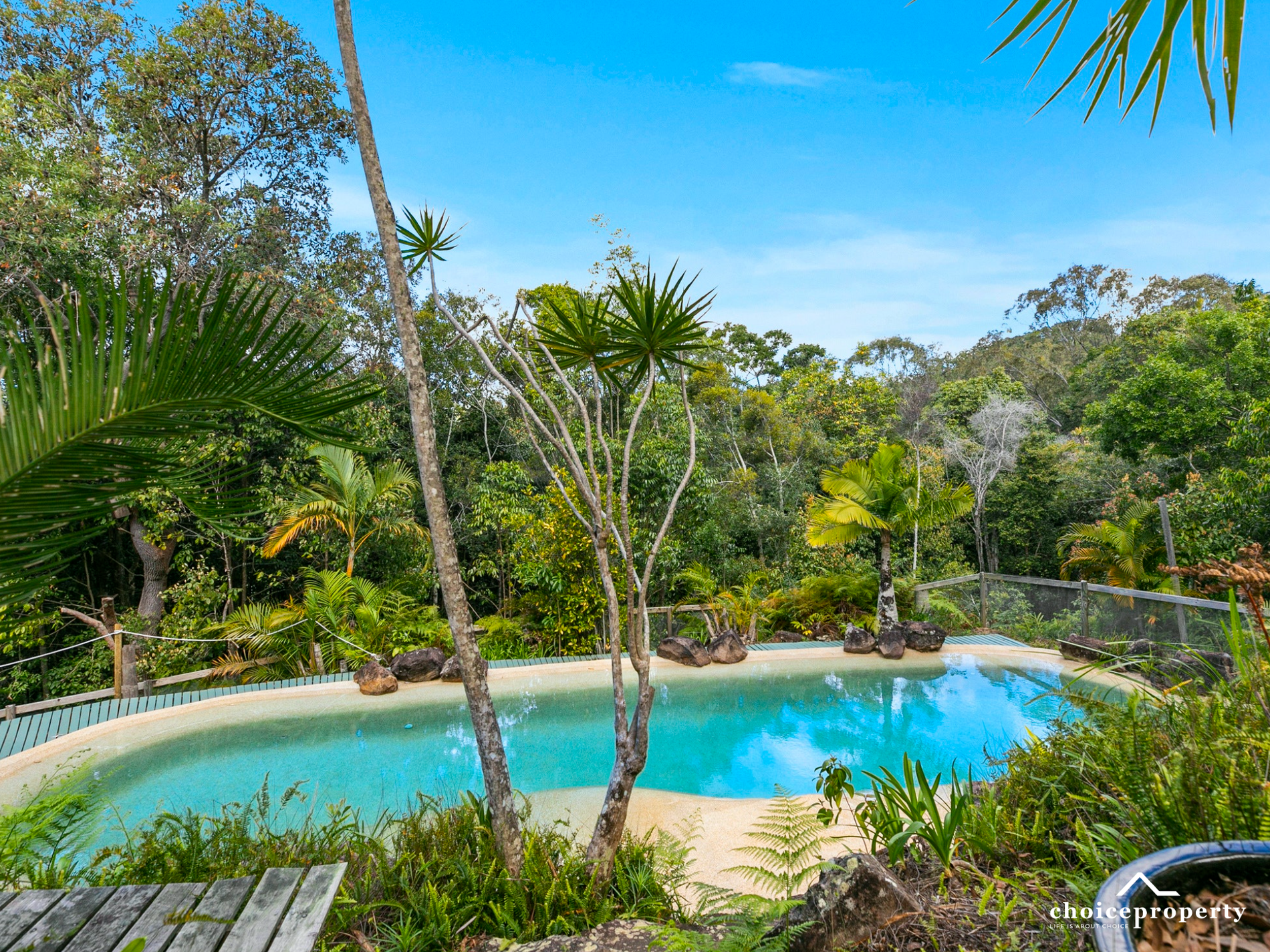 16 Bartle Frere Court, Doonan