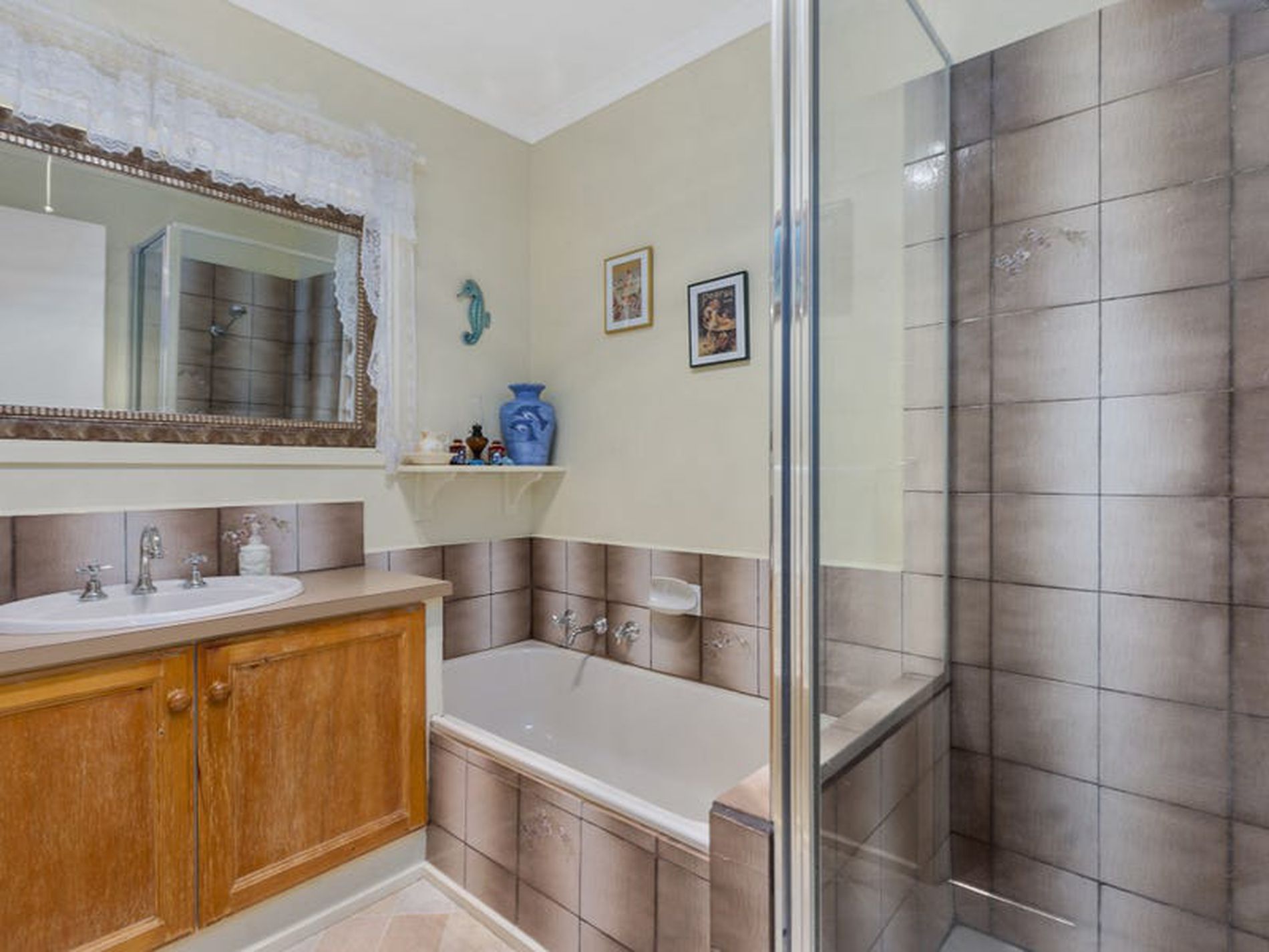 540 Telegraph Rd, Seymour