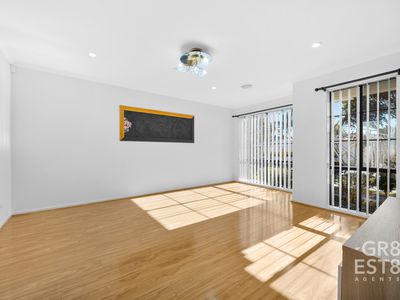 81 Scotsdale Drive, Cranbourne East