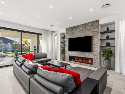 6 Bathers way, Morisset Park
