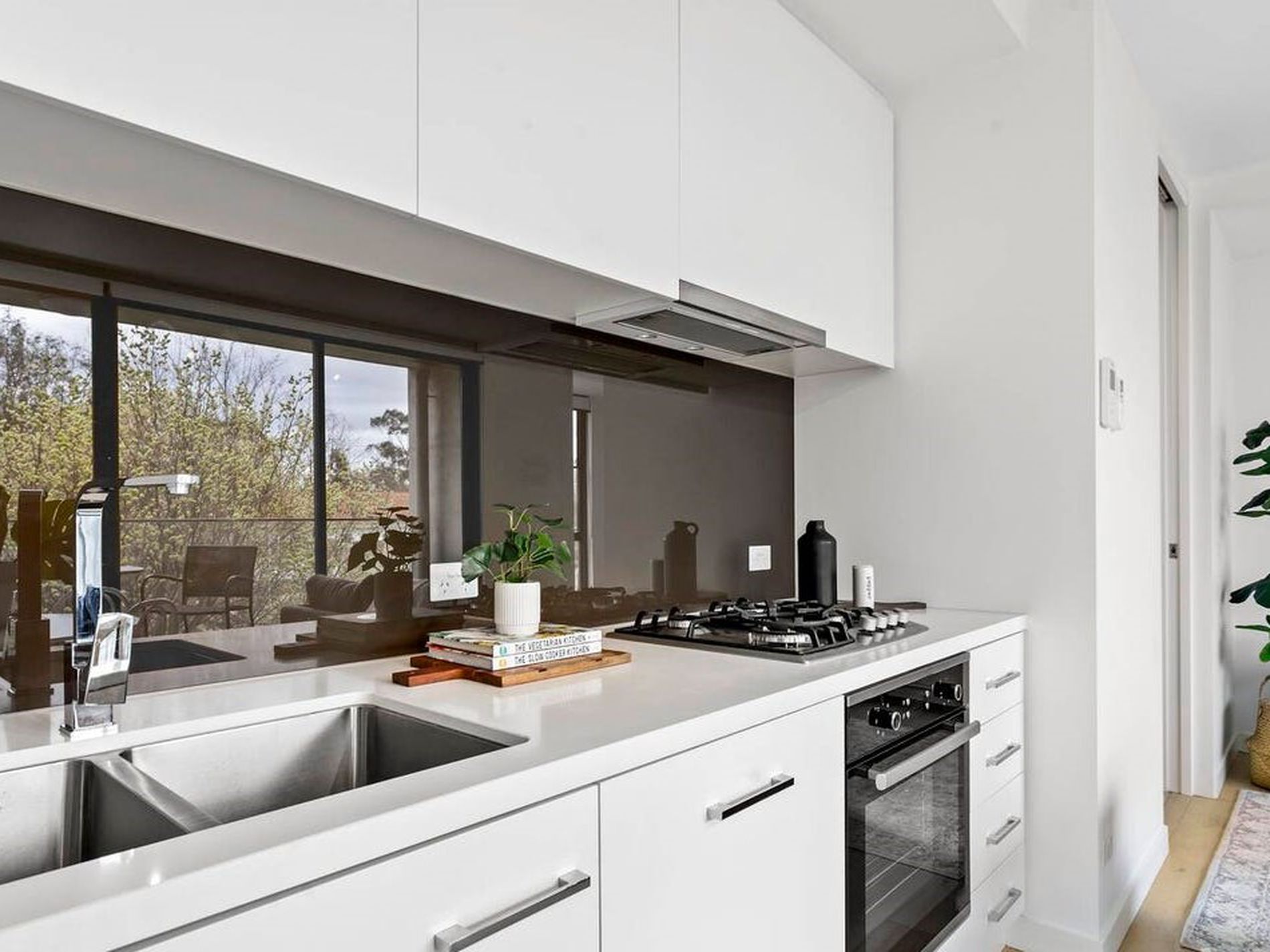 202 / 8 Princes Close, Prahran