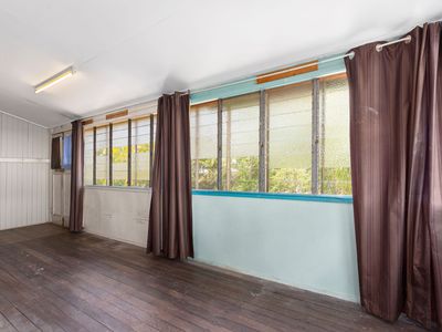 34 River Road, Dinmore