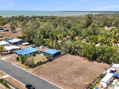 38 Marine Parade, Midge Point