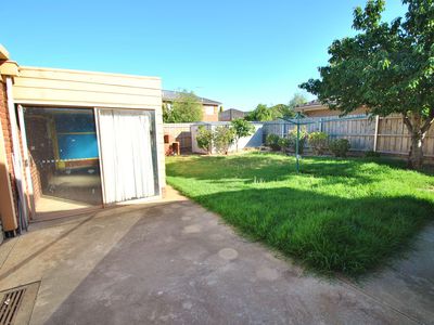 1 Leura Court, Werribee