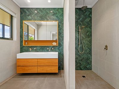 45 Highfield Drive, Longford