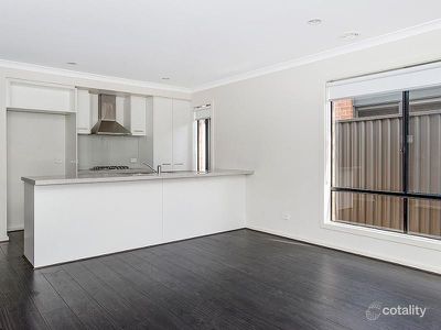 30 Jupiter Crescent, Cranbourne West