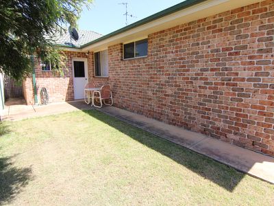 2 / 4 Inaja Place, Forster