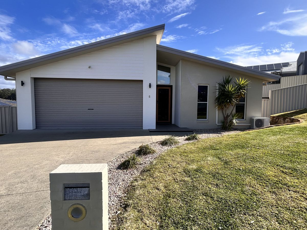 5 Helmsman Close, Safety Beach