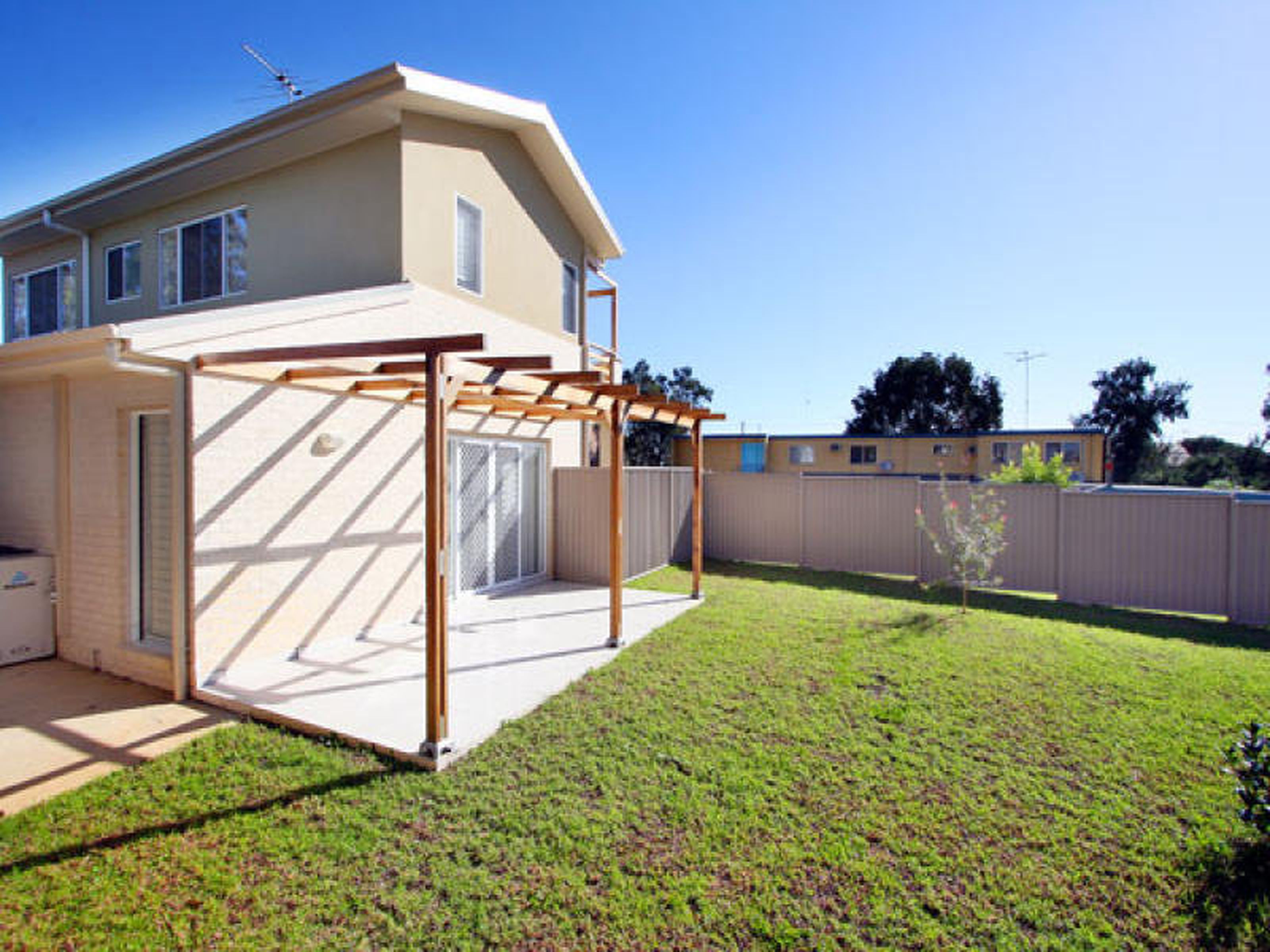 2 / 52 George Street, WINDSOR