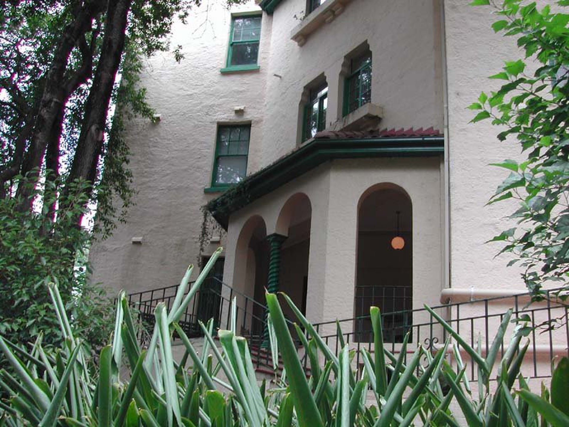 9 / 23 Waiwera Street, Mcmahons Point