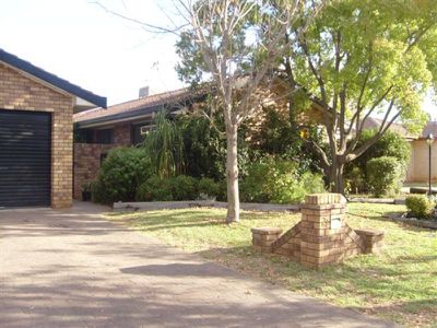 27 Beveridge Crescent, Dubbo