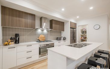 18 BOWOOD STREET, Officer