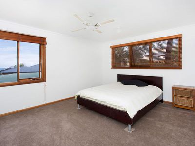 62 Edgeworth Avenue, Kanahooka