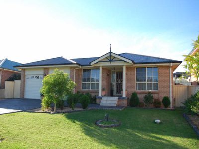 15 Woodside Circuit, Horsley