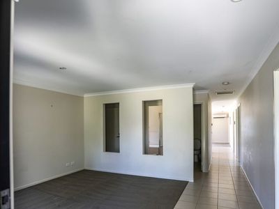 4 Holmewood Avenue, Deer Park