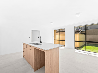 2 Lowan Street, Thornlie