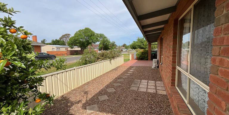 2A Lewis Street, Euroa