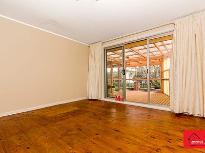9 Sutton Place, Farrer
