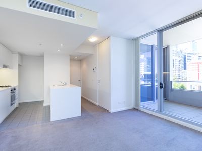 813 / 35 Shelley Street, Sydney