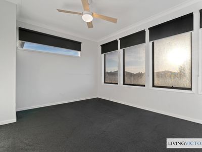 24 Vanguard Crescent, Point Cook