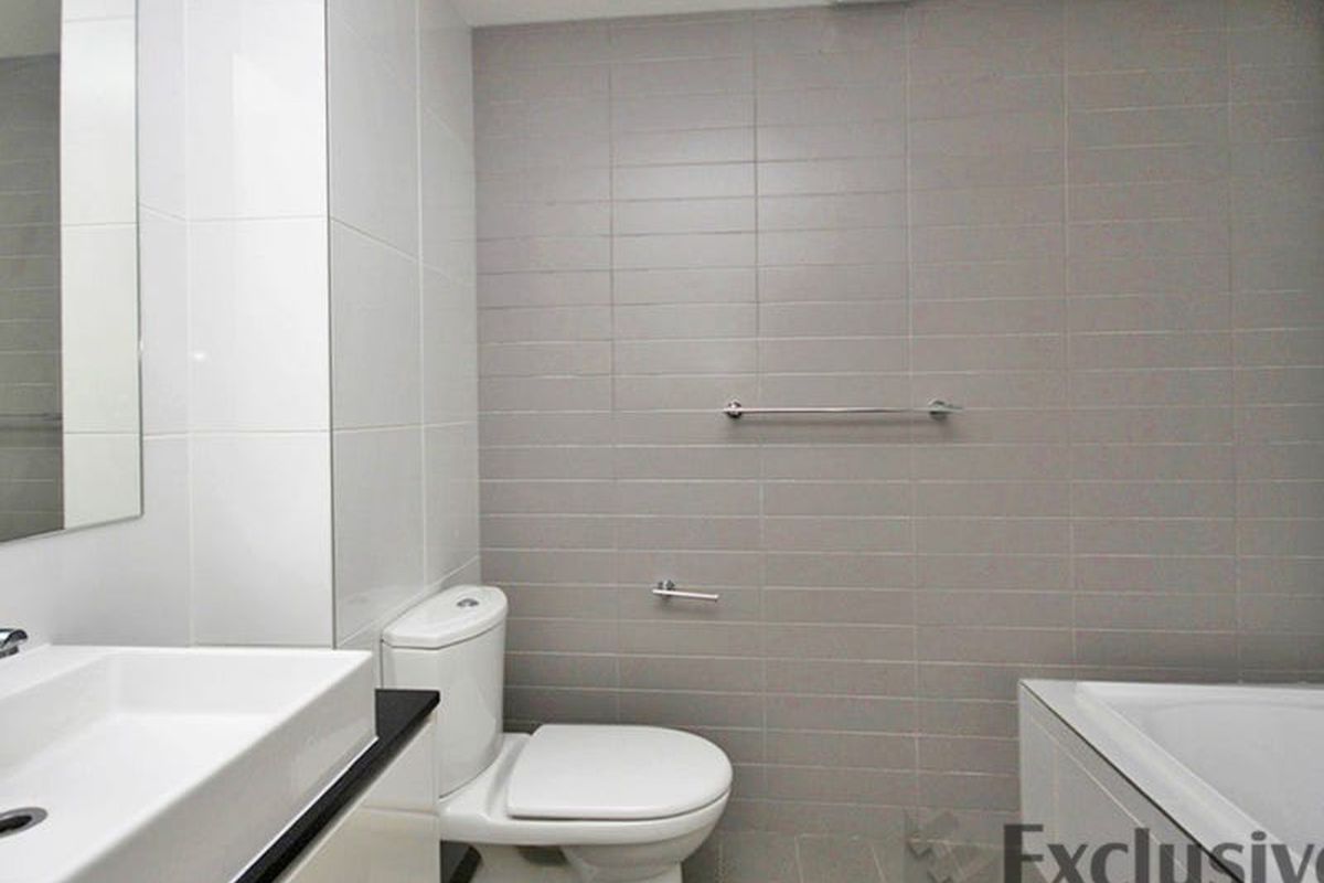 309 / 3  Stromboli Strait , Wentworth Point