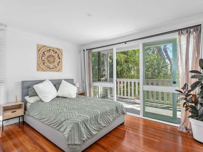 27 Well Street, Forster