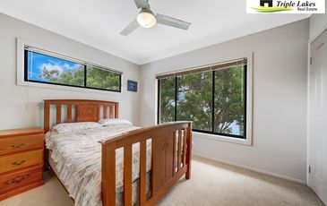 10 Omaru Place, Summerland Point