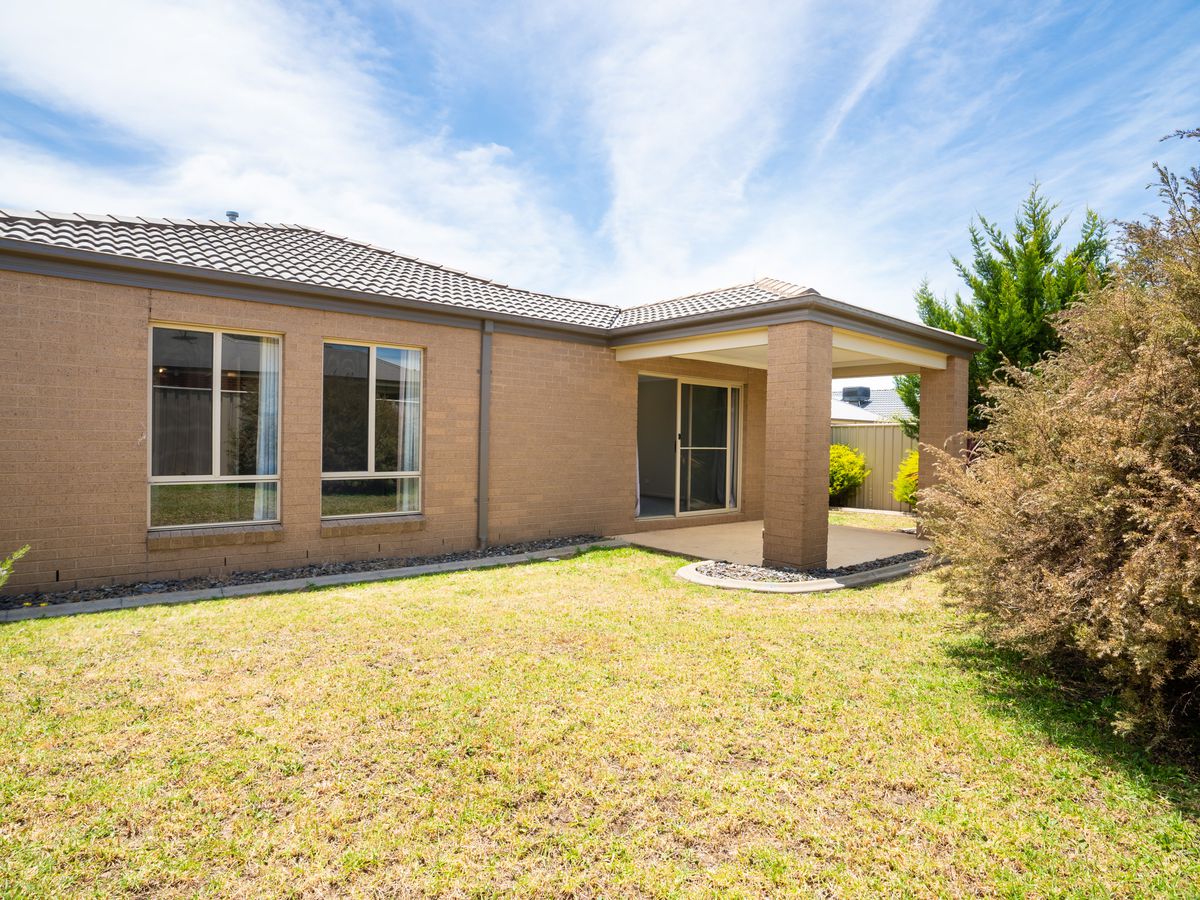 5 MACKEY STREET, Wodonga sellbuyrent