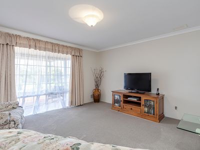 8 Foreshore Vista, Yanchep