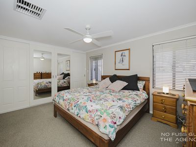 32 Carr Crescent, Warwick
