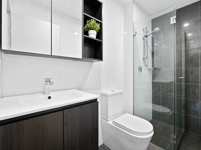 A206 / 37-39  Loftus Crescent, Homebush