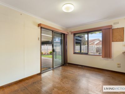 8 Wimmera Court, Werribee