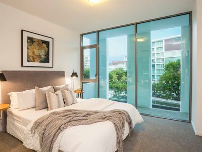6301 / 2 Ephraim Island Parade, Paradise Point