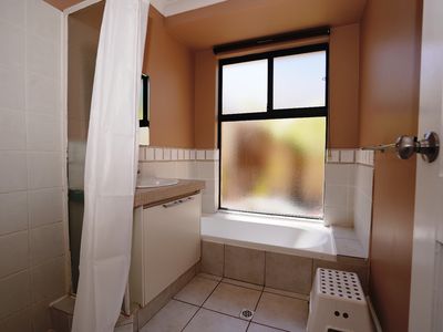 86 St Stephens Cres, Tapping