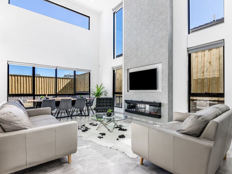31 Seville Circuit, Gledswood Hills