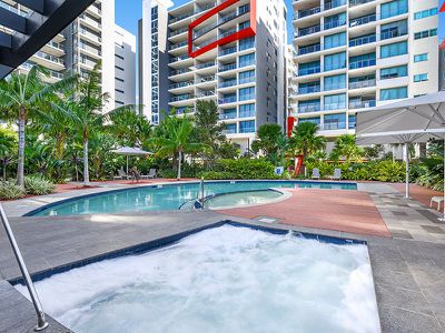 2208 / 25 East Quay Drive, Biggera Waters