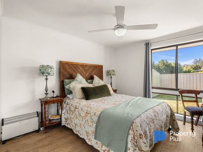 2 / 6 Nandina Court, Strathdale