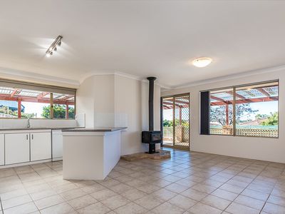 4 Camfield Place, Beldon