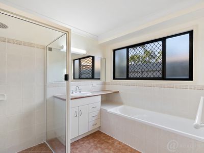 6 Frangipani Drive, Lammermoor