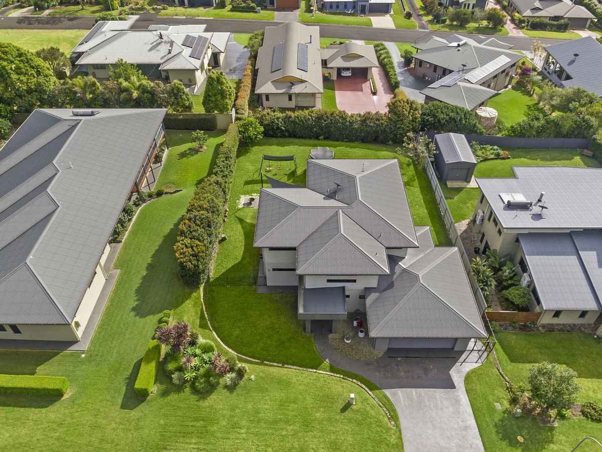 12 Moses Circuit, Atherton