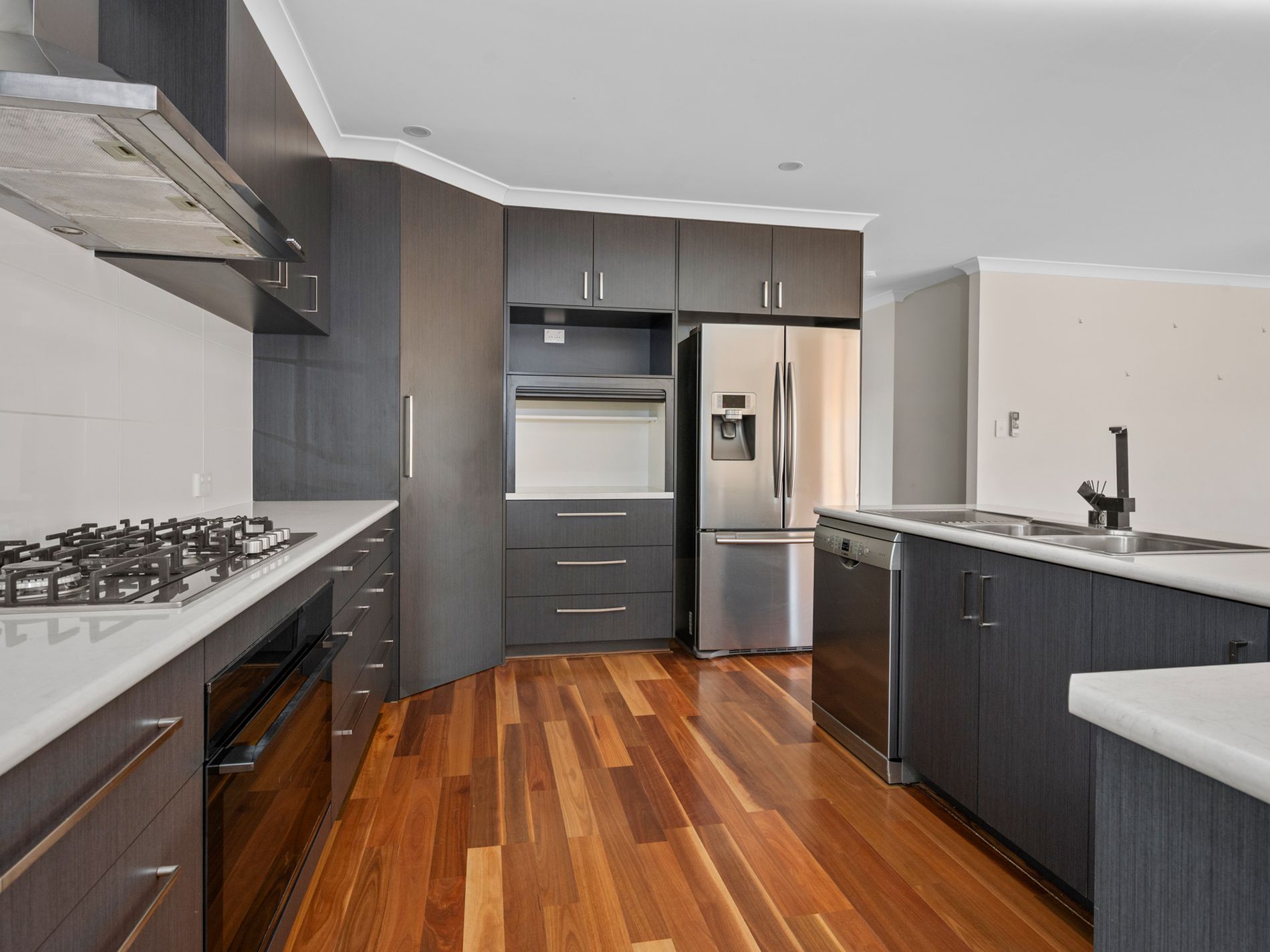102 Aslett Drive, Karlkurla