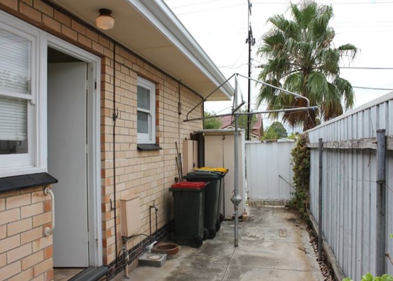 1 / 3 Second Avenue, Glenelg East