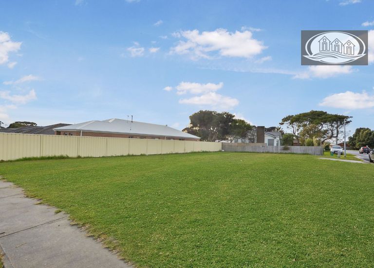 84 Derril Road, Portland