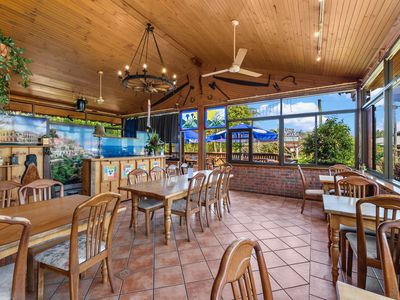 Nick's Restaurant  Gillies Range Road, Yungaburra