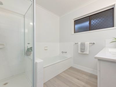111 Bray Road, Lawnton
