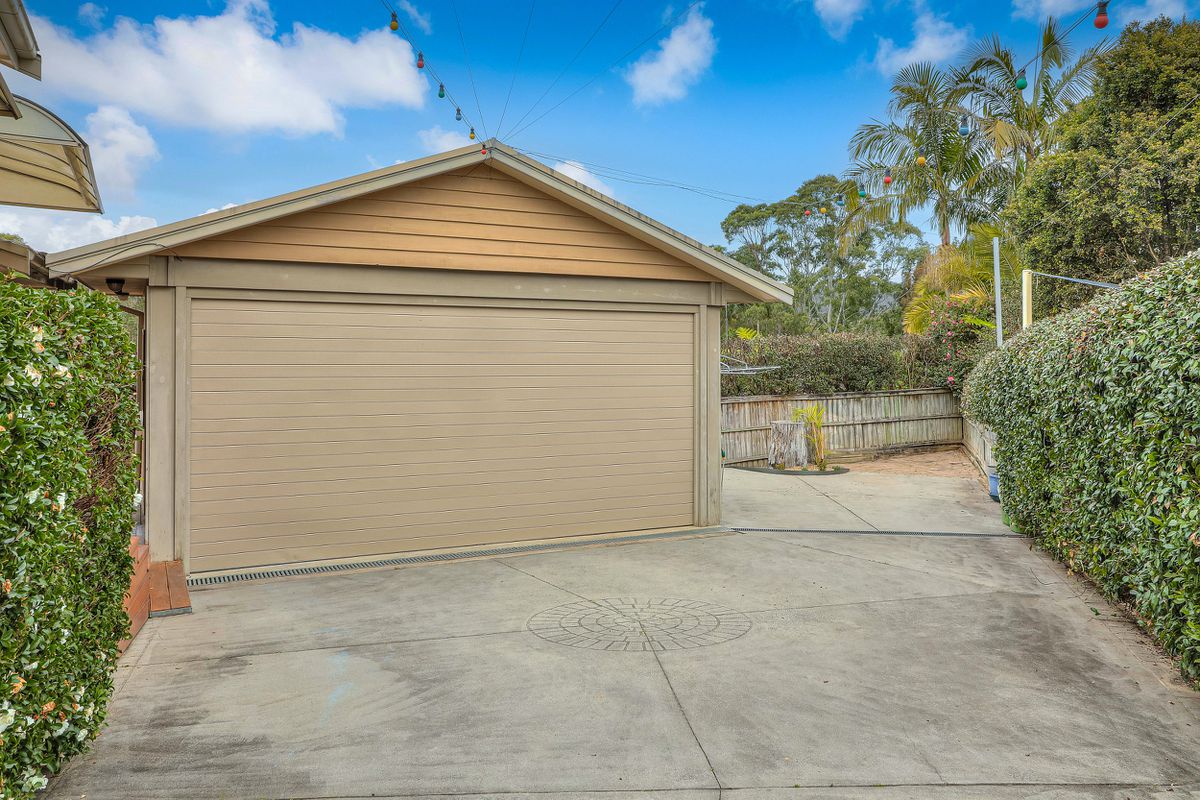 6 Robinia Parade, Springfield