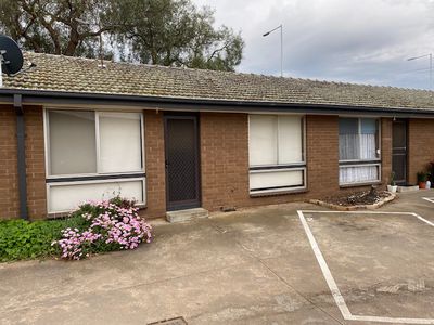 2 / 1 Kelly Street, Werribee