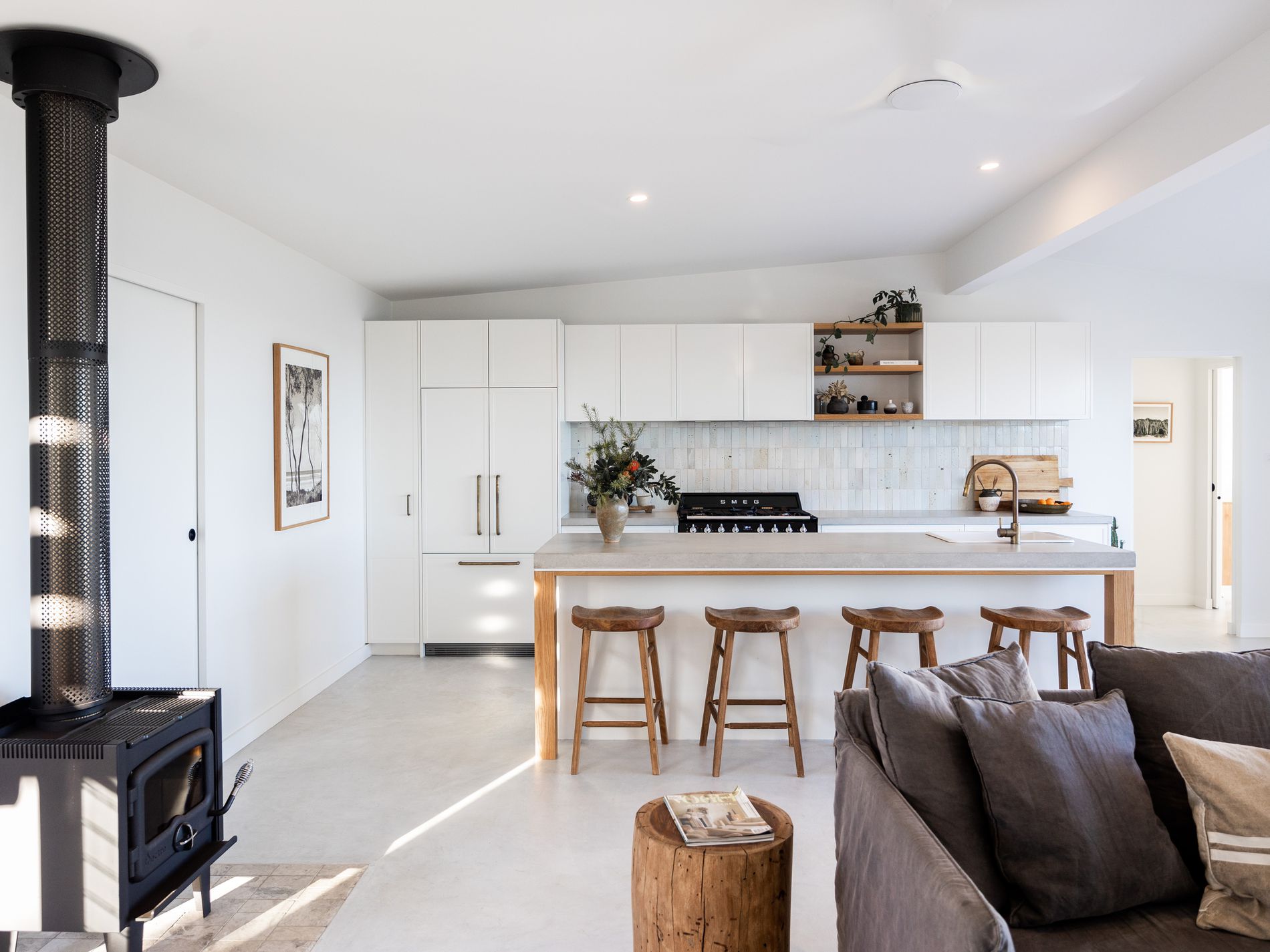 40 Sunset Strip, Manyana