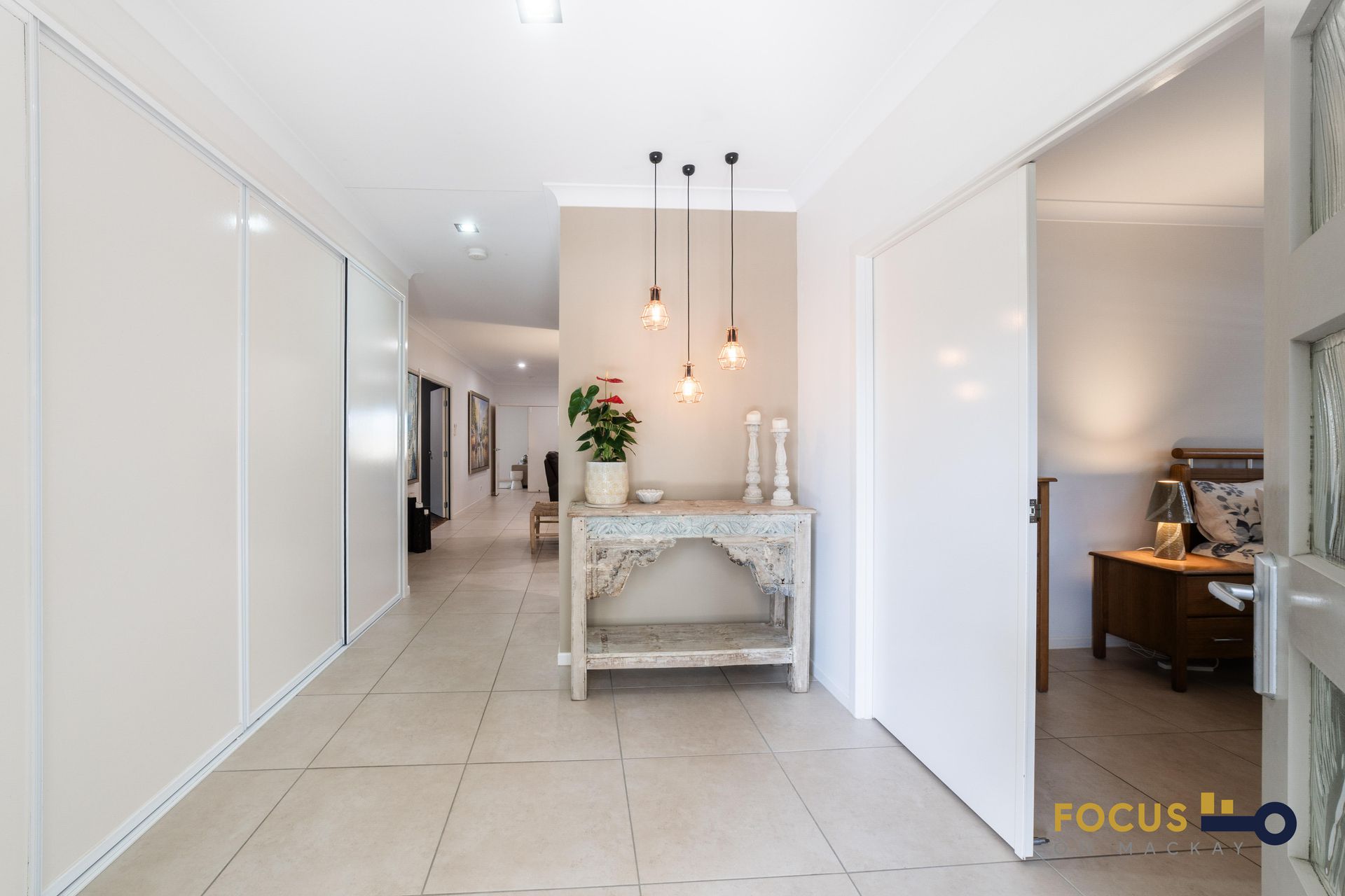 House / 6 Pavillion Court, Glenella