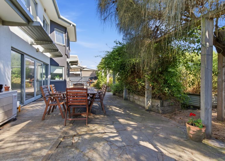 8 Aquarius Court, Portland North